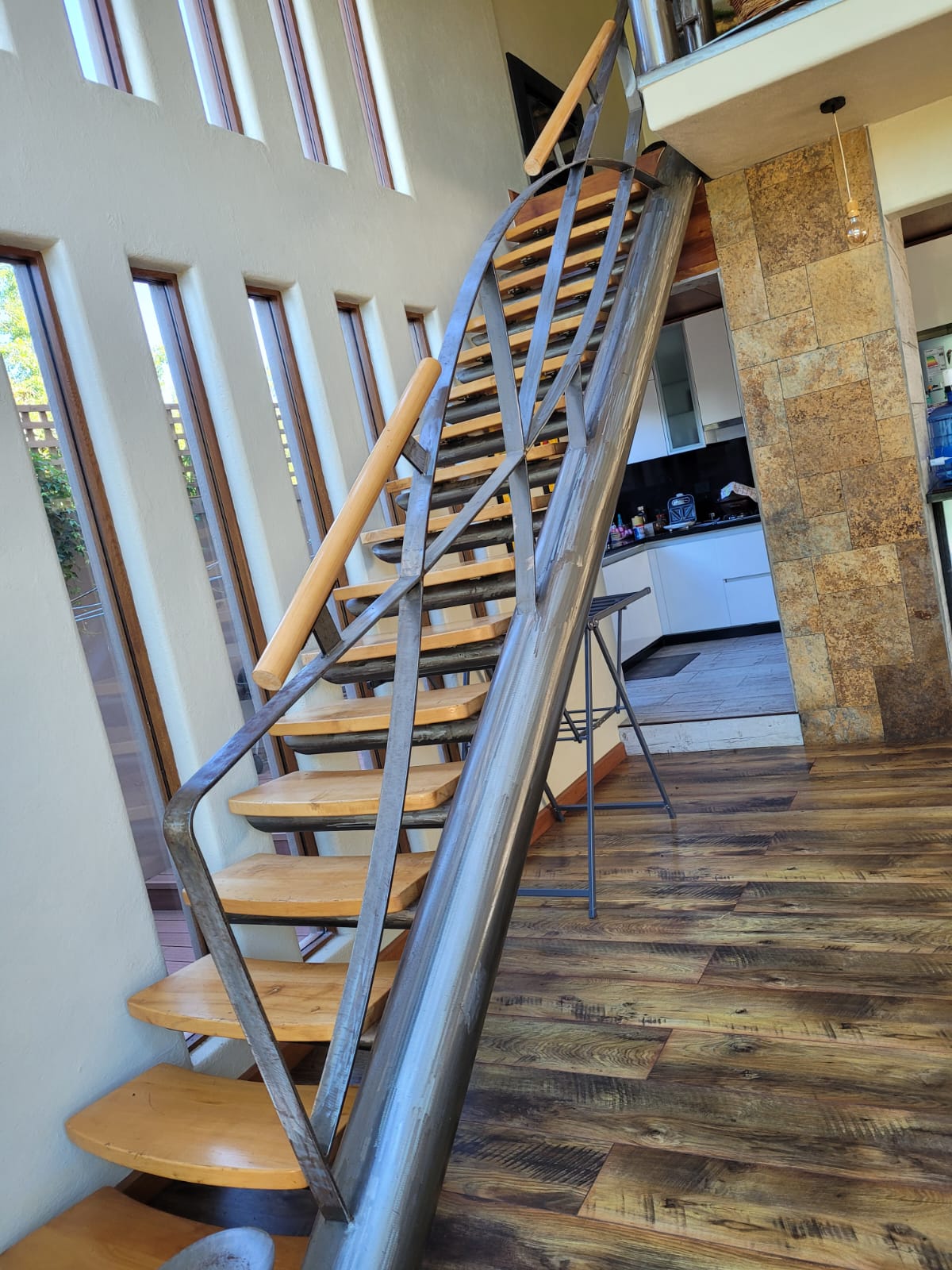 Escalera Metálica con Madera